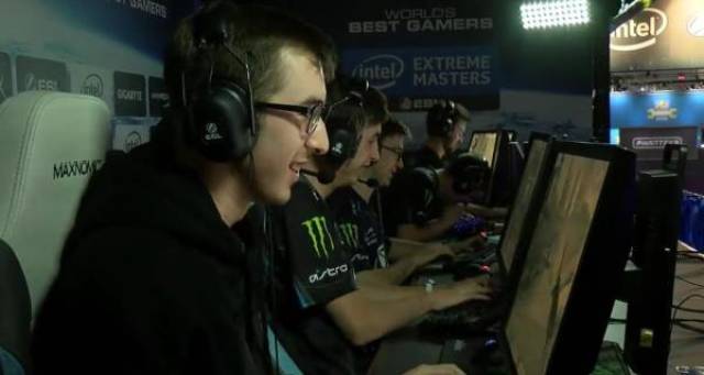 的亮眼表现 的亮眼表现