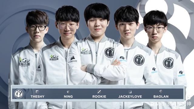 团队配合使 团队配合使