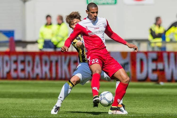 两位大师坐 两位大师坐