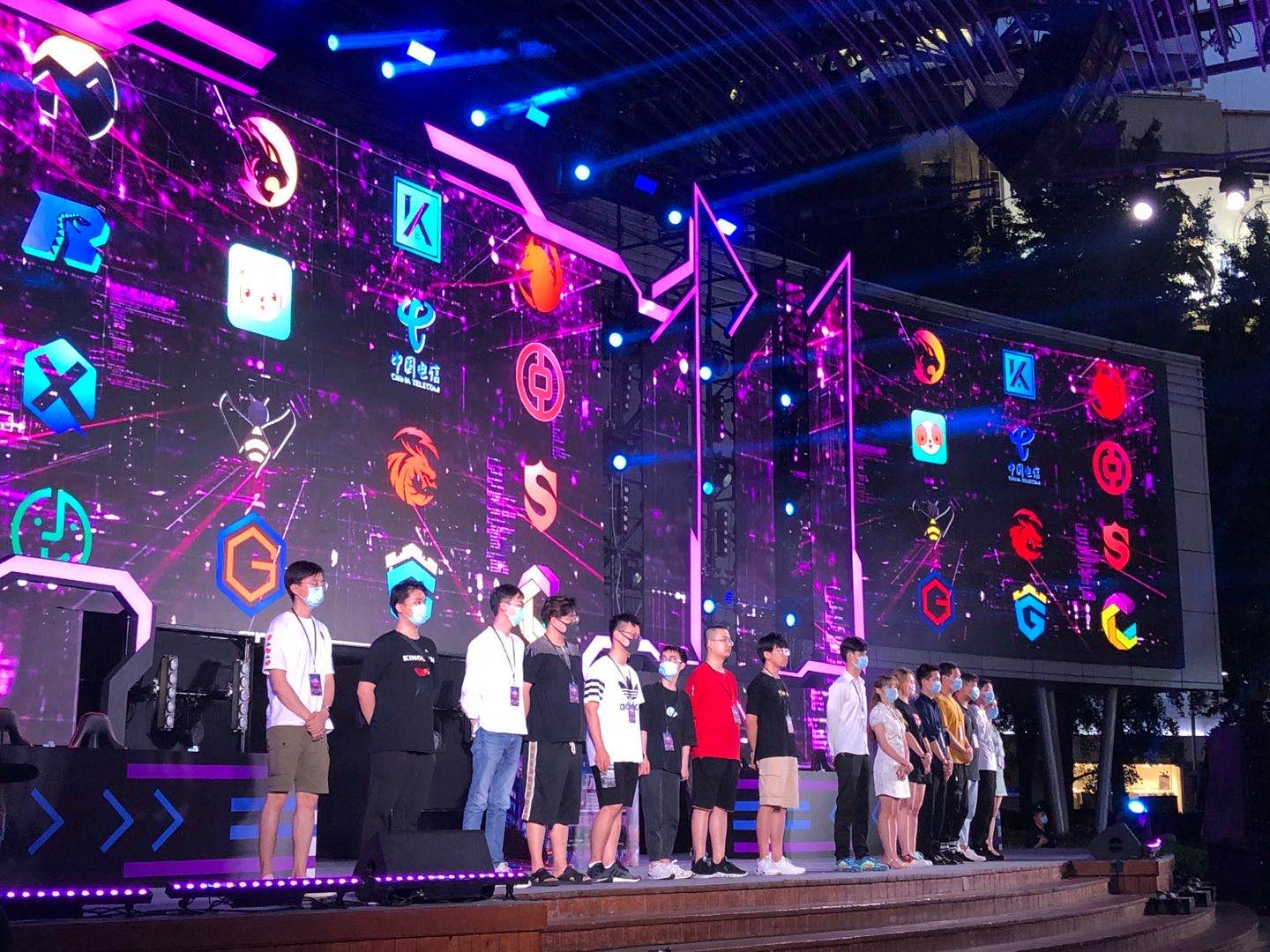 并通过稳健 并通过稳健