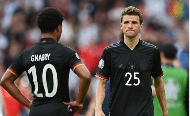 财务危机撤 财务危机撤